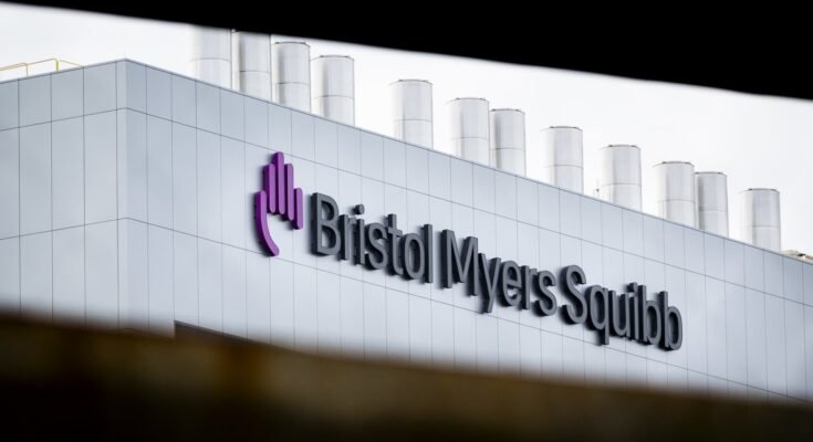 Nous baissons nos objectifs de prix sur Bristol Myers lorsque deux surplombs clés persistent