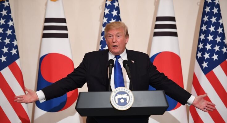 Trump annonce un accord commercial avec la Corée du Sud et fixe les taux de douane à 15%