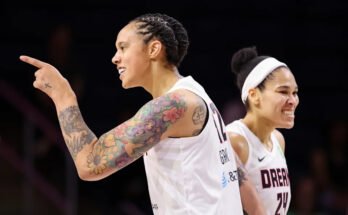 WASHINGTON, DC - 7 mai: Brittney Laughs # 42 et Bonna Jones # 24 à Atlanta Dream répondent à une pièce contre Washington Mystics au cours de la première moitié du match de saison CareFirst Arena Forsy le 7 mai 2025 à Washington, DC. Remarque à l'utilisateur: L'utilisateur exprime et accepte expressément que l'utilisateur en téléchargeant et ou en utilisant cette photographie consentement aux termes et conditions de l'accord de licence Getty Images. (Photo de Scott Taetsch / Getty Images)