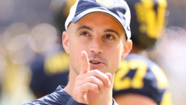 Connor Stalions repousse sur le Michigan Sign Stern Accusations, cette fois sur une star de l'Ex-Ohio State