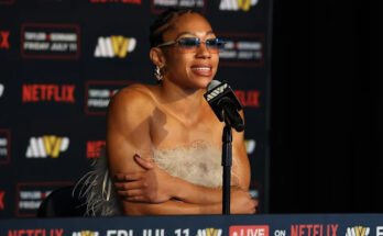 New York, New York - 11 juillet: Alycia Baumgardner parle aux médias après Katie Taylor de Netflix contre Amanda Serrano 3 à Madison Square Garden le 11 juillet 2025 à New York. (Photo de Sarah Stier / Getty Images à Netflix)