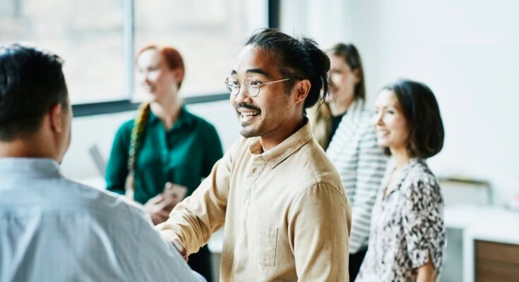 Les travailleurs de la génération Z vont à des événements IRL -Networking pour trouver des amitiés