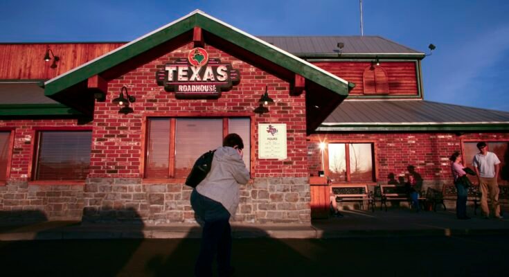 Les résultats mitigés de Texas Roadhouse capturent la relation que ce stock est devenu