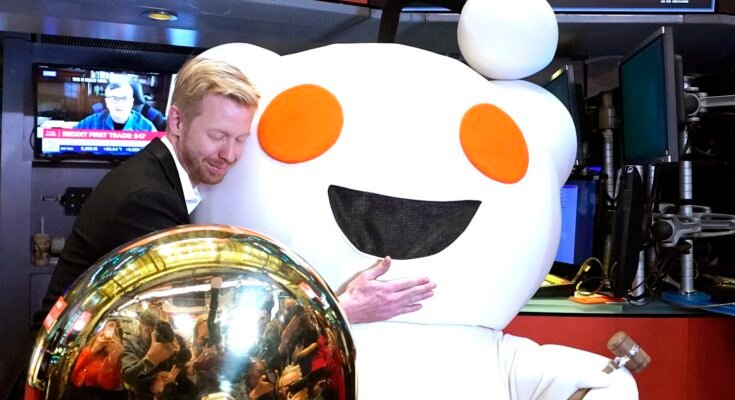 Reddit rapporte les bénéfices au 2ème trimestre qui ont éclaté de ventes et de conseils