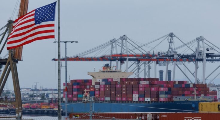 Le port de Los Angeles a battu un record du siècle lorsque les menaces douanières ont déclenché une augmentation de l'importation