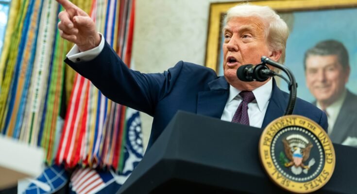 L'évaluation de l'approbation de Trump est toujours négative tandis que le public a été sur les démocrates, selon l'enquête CNBC