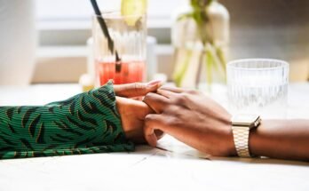 Voici la raison pour laquelle les gens risquent tout pour une liaison: le thérapeute du parti