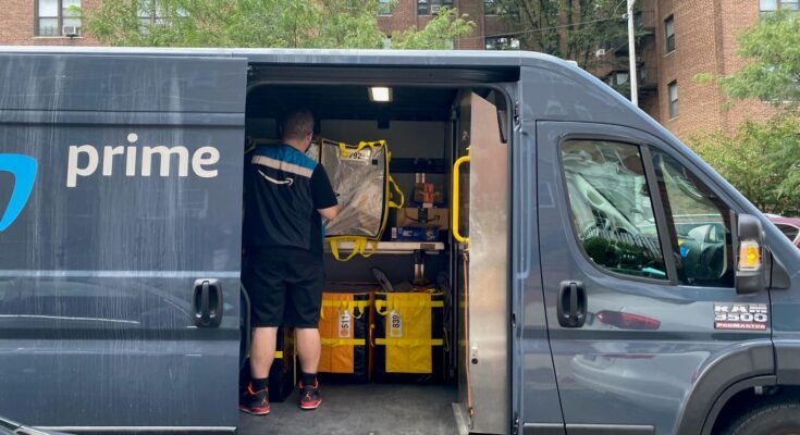 Les ventes au détail en ligne Amazon ont augmenté de 11% au deuxième trimestre devant Amazon Prime Day