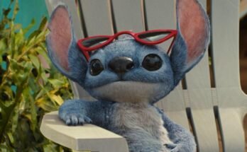 Coudre (voix de Chris Sanders) dans "Lilo Stitch."