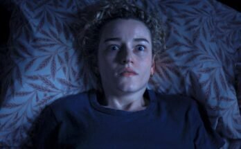 Julia Garner "Bras."
