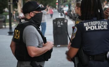 Les démocrates condamnent la prise de contrôle fédérale de DC (photos)