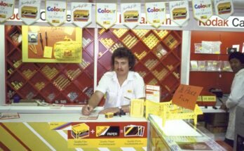 Un concessionnaire Kodak dans un centre commercial.