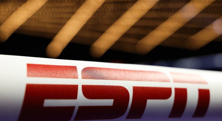 Les critiques sont en cours après que ESPN ait introduit un nouveau score de football jeudi