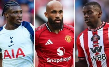 Un triptyque divisé en trois piliers verticaux montrant les kudus Mohammed, Bryan Mbeumo et Habib Diarra en action pour Tottenham Hotspur, Manchester United et Sunderland respectivement. Kudus porte une chemise blanche, Mbeumo en rouge et diarrhée en rayures verticales rouges et blanches