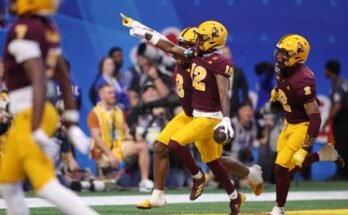 Stadiums de football universitaire classés par Google, Yelp, TripAdvisor Reviews