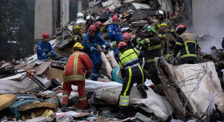 Frappe mortelle de drones et missiles sur Kiev