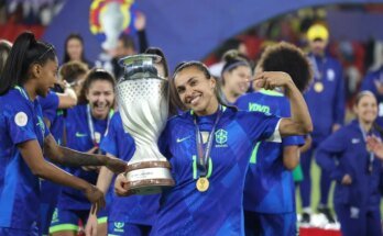 Le footballeur brésilien Marta Vieira da Silva célèbre la victoire du Brésil sur la Colombie dans la finale féminine de la Copa América à Quito, en Équateur, le 2 août.