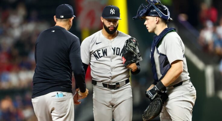 Aaron Boone de Yankees parle la décision de s'en tenir à la lutte contre Devin Williams dans la perte des Rangers