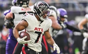 2025 Fantasy Football Position Classements: Modèle dévoile le meilleur NFL QB, WR, RB, TE, Kicker, Pélections de défense