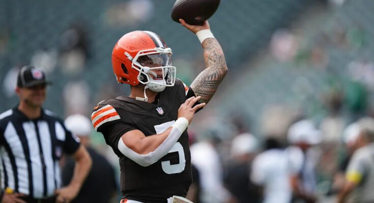 Le quart-arrière de Cleveland Browns, Dillon Gabriel, a joué ses premiers snaps de pré-saison samedi. (AP Photo / Matt Rourke)