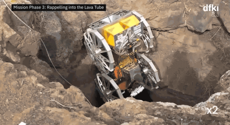 Séquence animée montrant Robotic Wheed Rover, qui rapporte dans une lave.