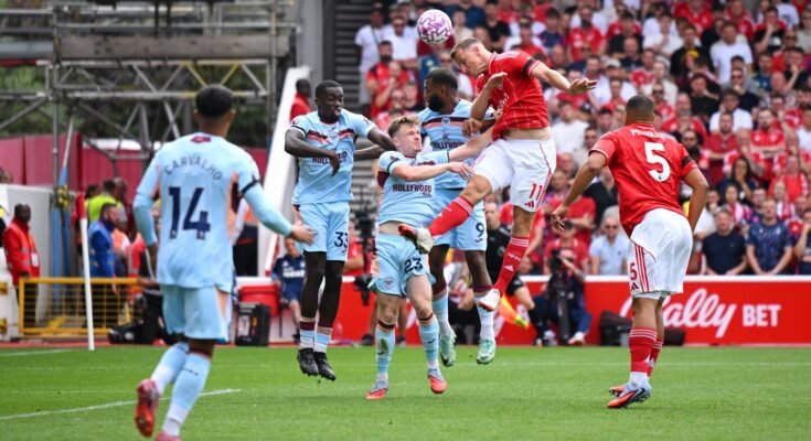 Forest de Nottingham 3-1 Brentford: l'attelle en bois comme des arbres difficiles traversant les abeilles