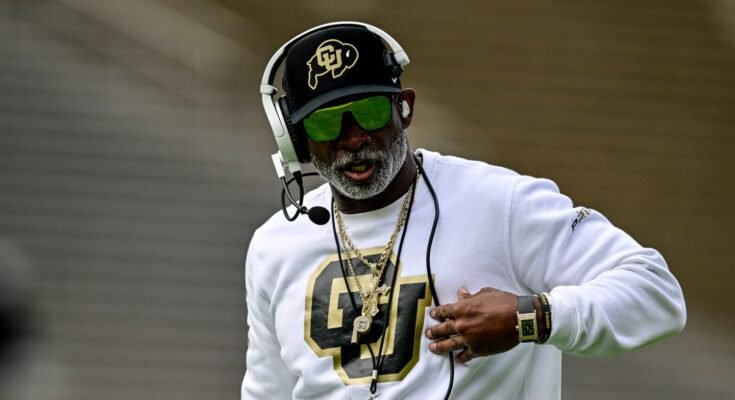 Deion Sanders et son personnel d'entraîneurs du Colorado se vante d'une expérience combinée de NFL de 160 ans
